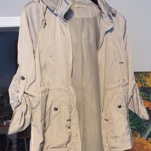 Women’s gray rain jacket